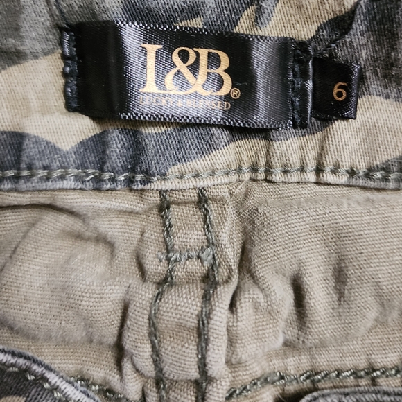 lucky and blessed camo serape flares 6 - Picture 6 of 6